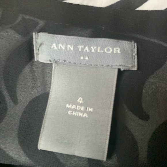 Ann Taylor sleeveless top - Picture 6 of 6